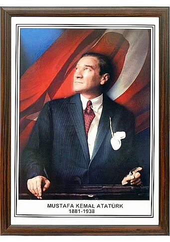 AKYAZI 949-5 MDF ÇERÇEVELİ ATATÜRK PORTRESİ 50x70 - 1